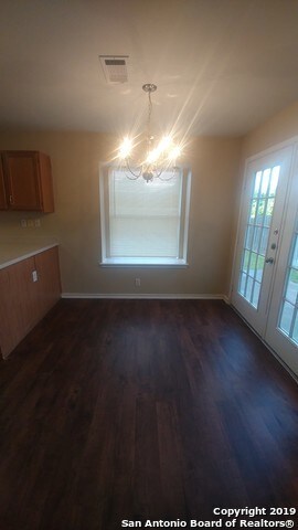 Building Photo - 7121 Lynn Lake Dr