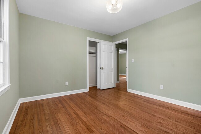 Foto del edificio - 2201 Knollwood Dr