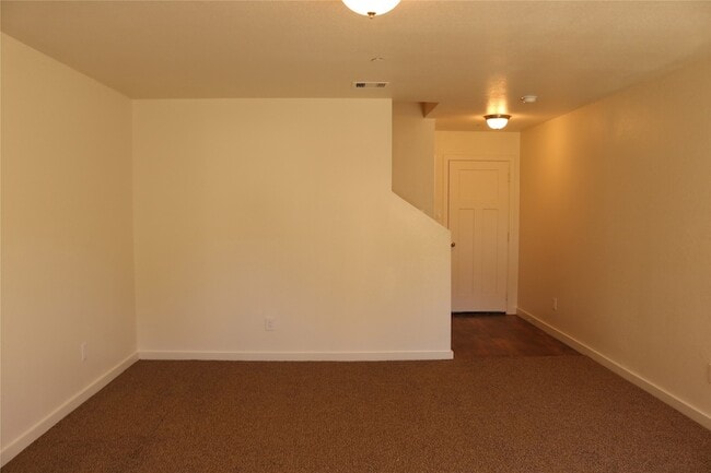 Building Photo - 10535 Mills Rd