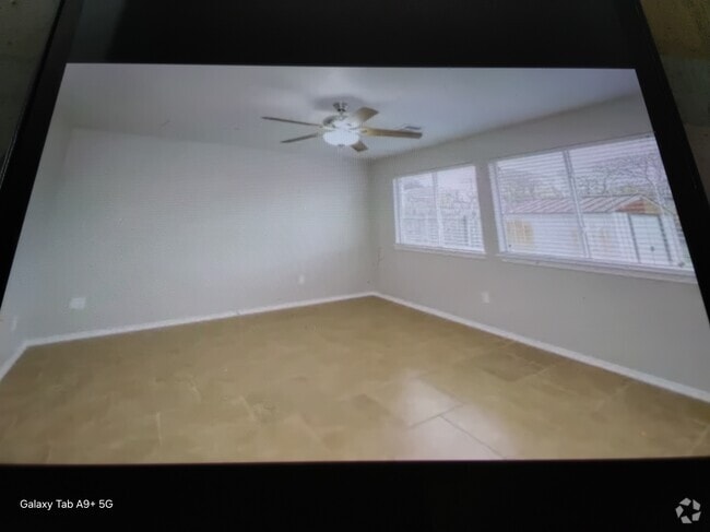 Building Photo - 14820 Lipton Ln