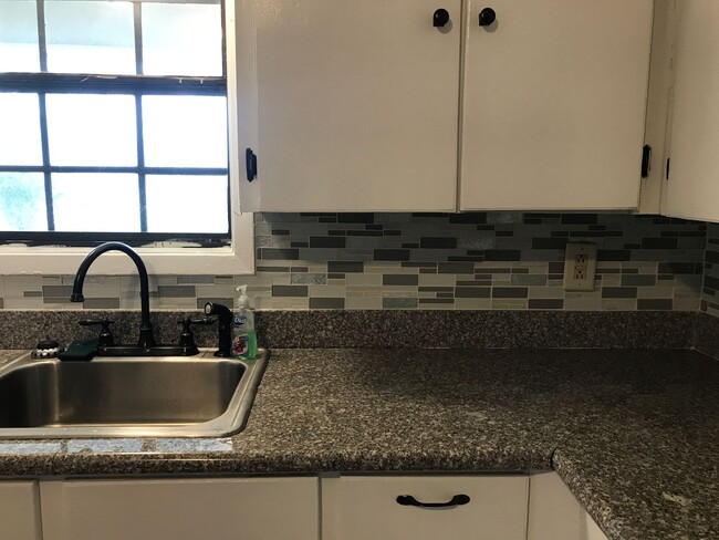 Building Photo - 304 Latin Dr