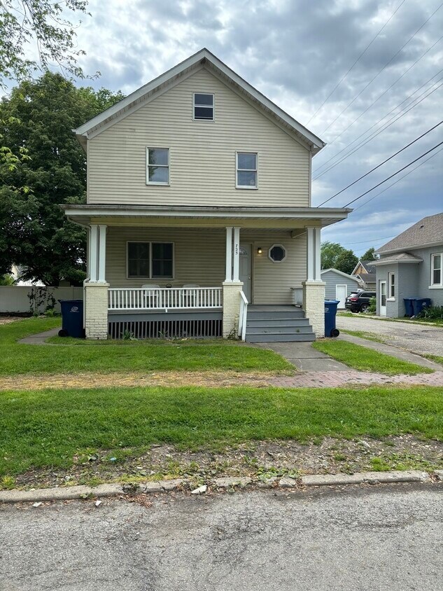 725 1/2 Tonti St, La Salle, IL 61301 House Rental in La Salle, IL
