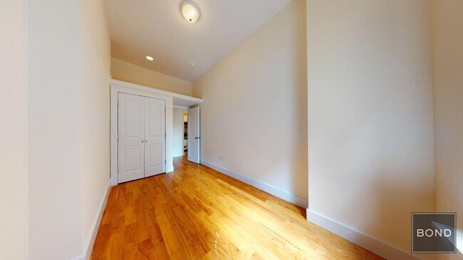 Foto del edificio - 253 W 93rd St