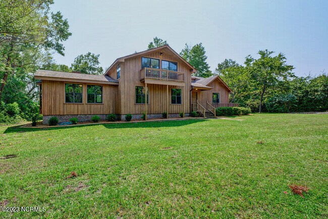 Foto del edificio - 206 Longleaf Rd