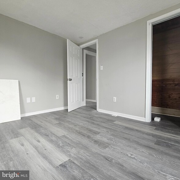 Building Photo - 5 E McNeal St