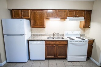 Building Photo - 924 Chadwick Dr