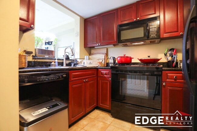 Foto del edificio - 6 Johnny Ct