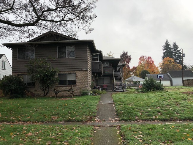 Building Photo - 1640 8th Ave