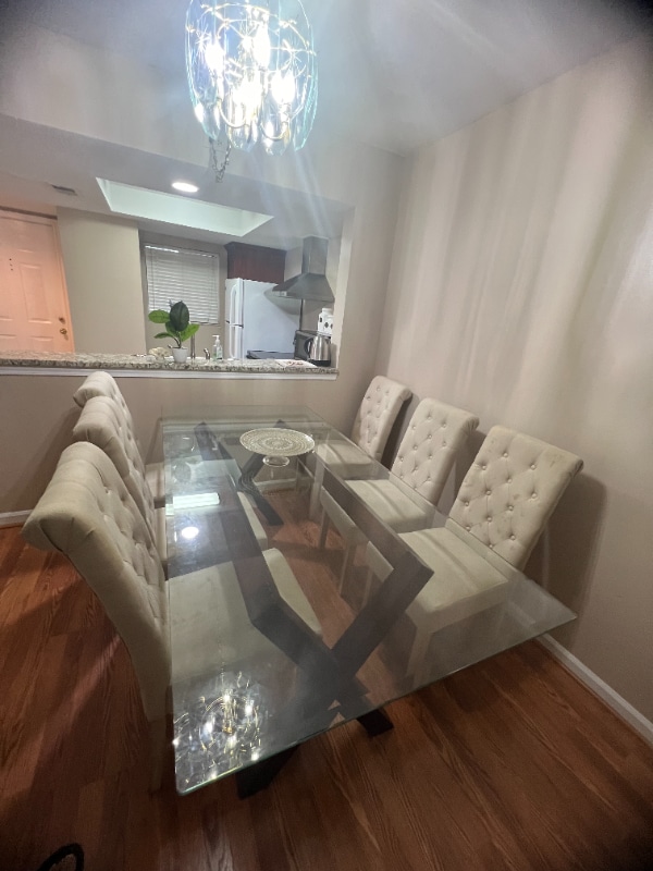 Foto del edificio - 702 Windsong Cir