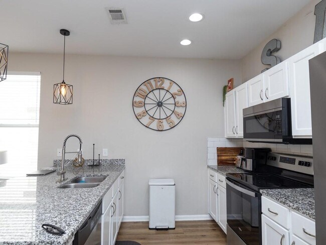 Foto del edificio - 516 Olive Branch Way