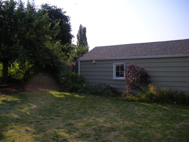 Building Photo - 14447 46th Ave S