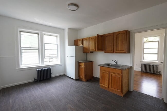 Building Photo - 573 Ave E