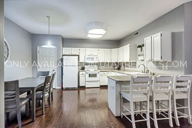 Foto del edificio - 421 Belmont Pl