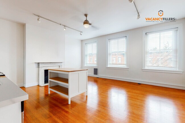 Photo - 914 St Paul St Apartment