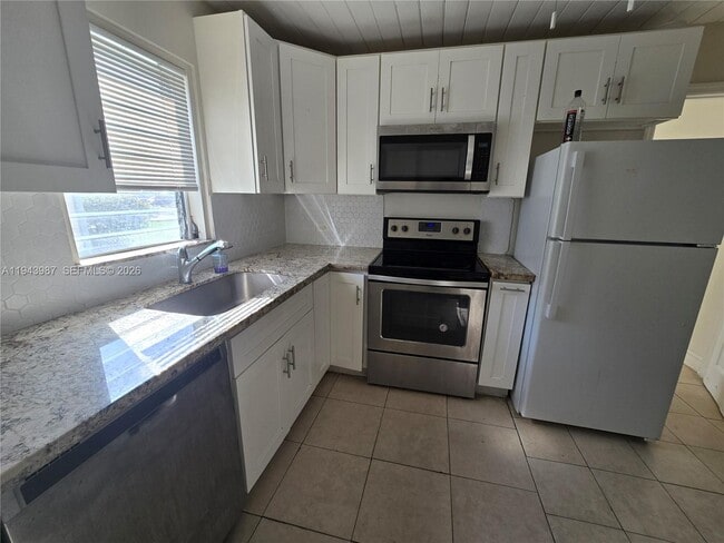 Foto del edificio - 432 NW 17th Ave