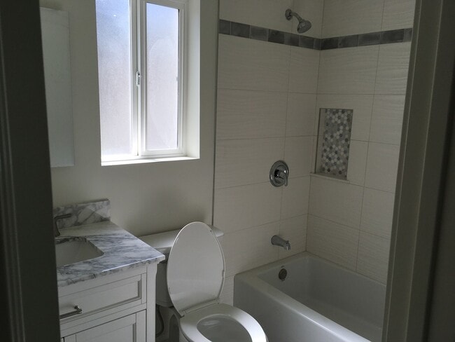 Building Photo - 23719 Sylvan St