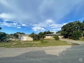 Building Photo - 406 Flintstone Dr