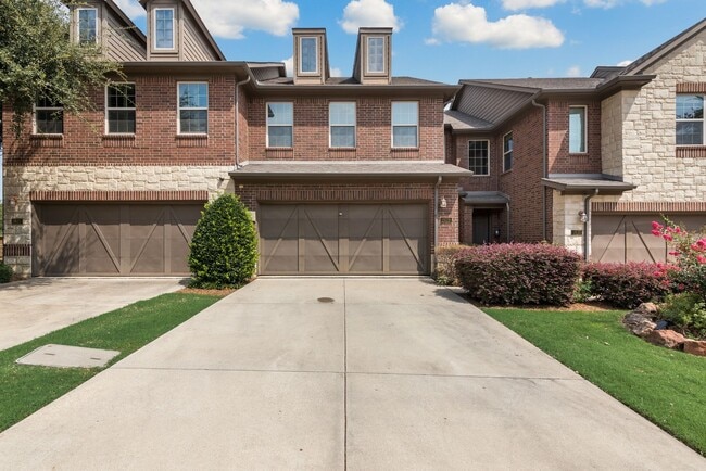 Luxury 3 Bedroom Townhome - Luxury 3 Bedroom Townhome