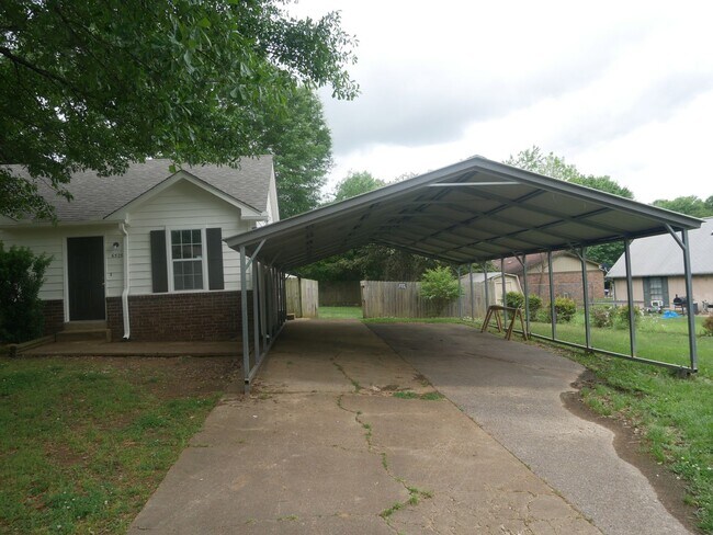 Foto del edificio - 6525 Lynnfield Rd
