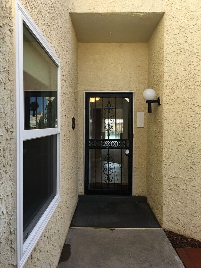 Building Photo - 55+ GATED Community - Single Story - SPECT...