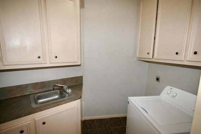 Building Photo - 13903 Jupiter Hills Dr