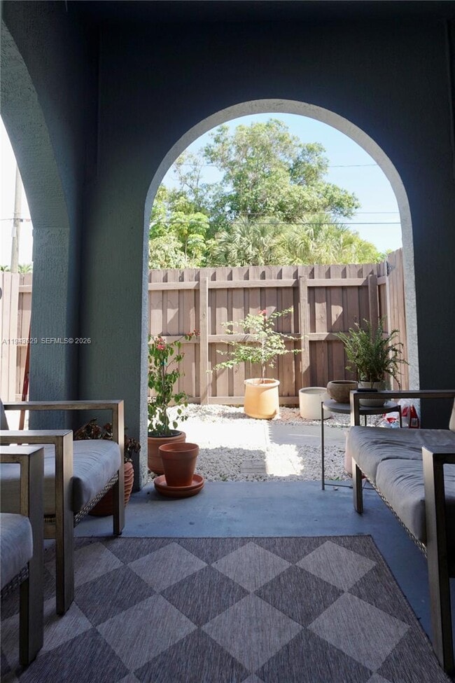 Foto del edificio - 1139 NE 3rd Ave