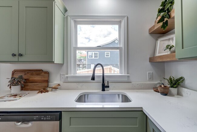 Building Photo - Completely Renovated 3 Bedroom Belmont Townhome Available Now!