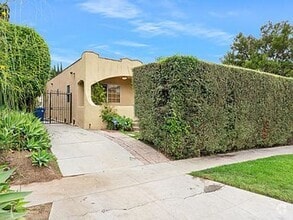 Building Photo - 1608 Carmona Ave
