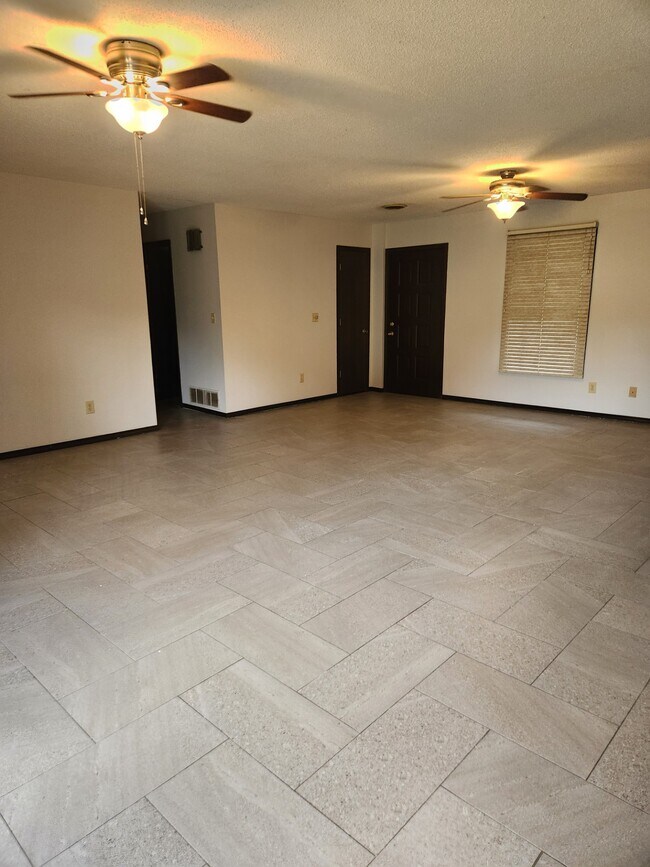 Foto del edificio - 918 W Cape Rock Dr