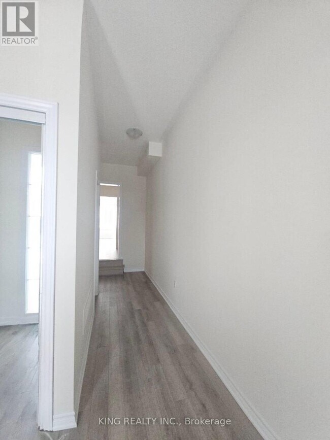 Photo du bâtiment - 92 Sanders Rd