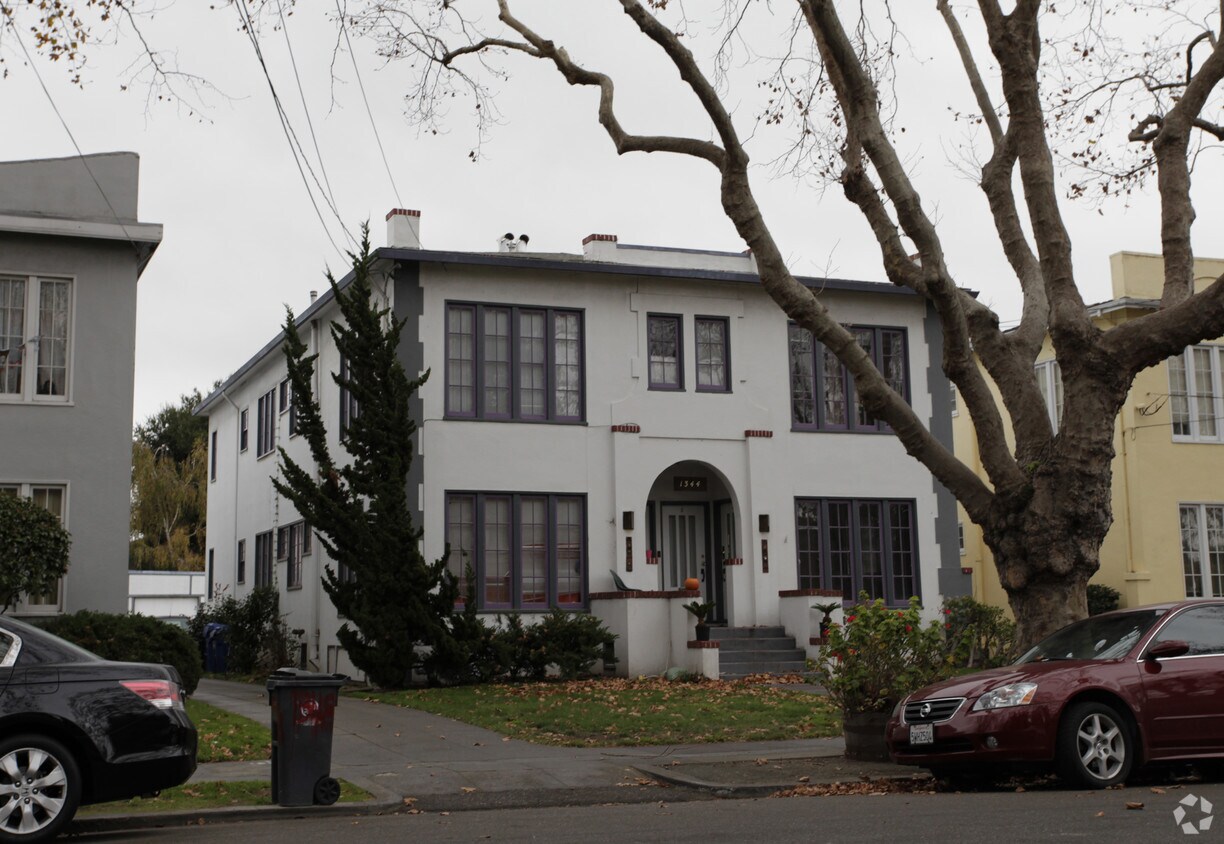 Building Photo - 1344 Park Ave