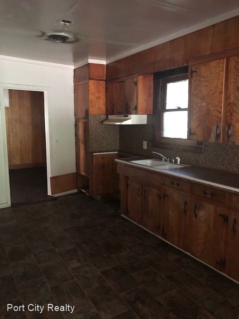 Building Photo - 3 br, 1 bath House - 3520 Darien St.