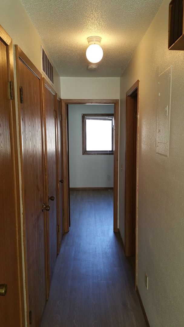 Building Photo - 1 bedroom, 1 bath condo on Iowa City's wes...