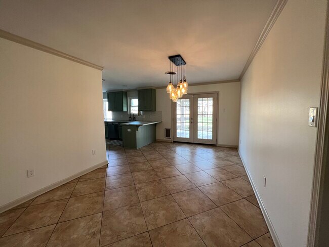 Building Photo - 5322 Saxon Dr