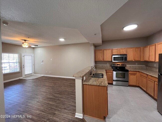 Building Photo - 2200 Marsh Hawk Ln