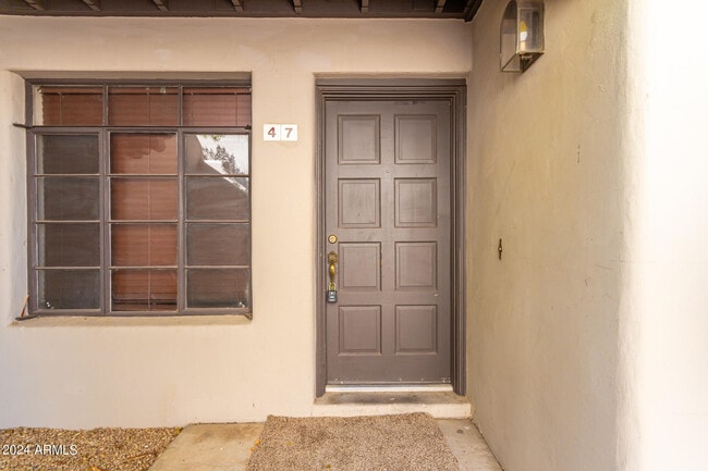 Building Photo - 1449 E Highland Ave