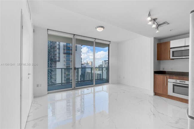 Building Photo - 300 S Biscayne Blvd
