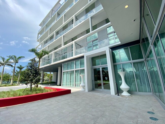 Building Photo - 2000 Metropica Way