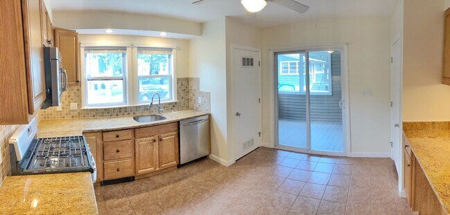 Building Photo - Modern & Spacious 2 BED 1 BATH near Weymou...