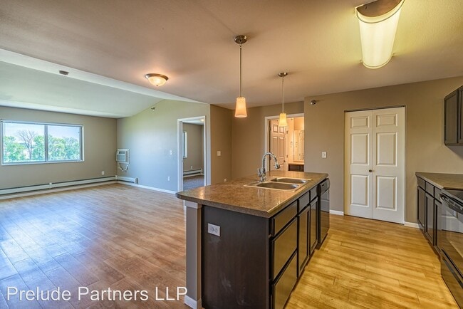 Building Photo - 2 br, 2 bath Apartment - 5000 Curran Court