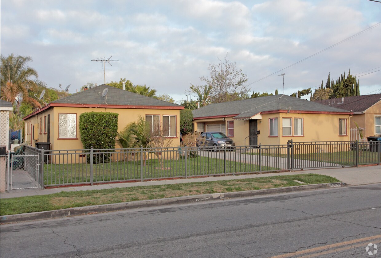 Foto del edificio - 7017-7021 Vinevale Ave