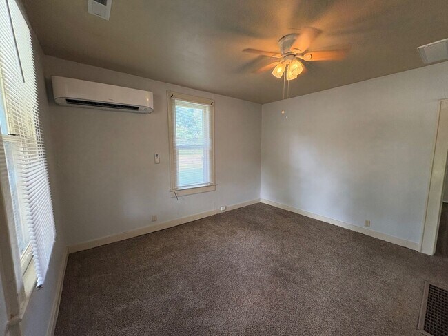 Foto del edificio - Charming 2 Bedroom Home