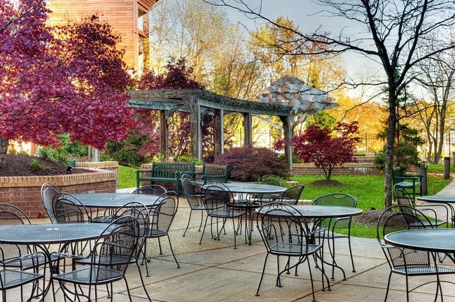 Foto del edificio - Clinton Manor Senior Living 62+