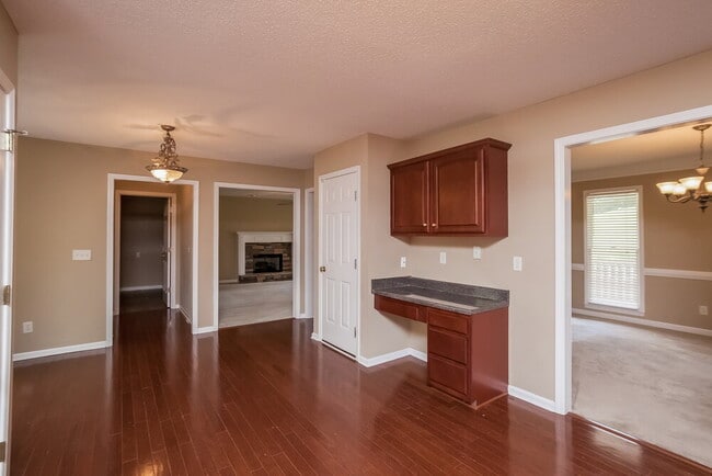 Foto del edificio - 815 Tynsdale Dr