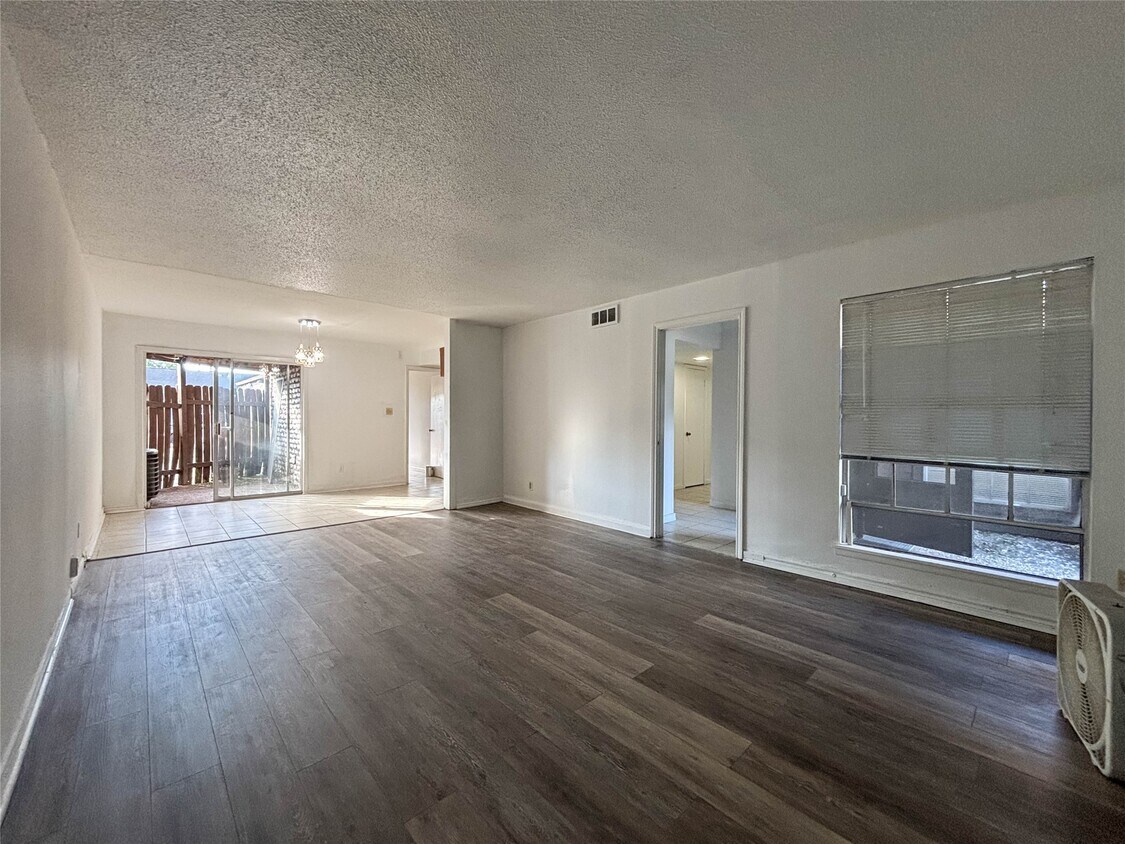 Foto principal - 7206 S Gessner Rd