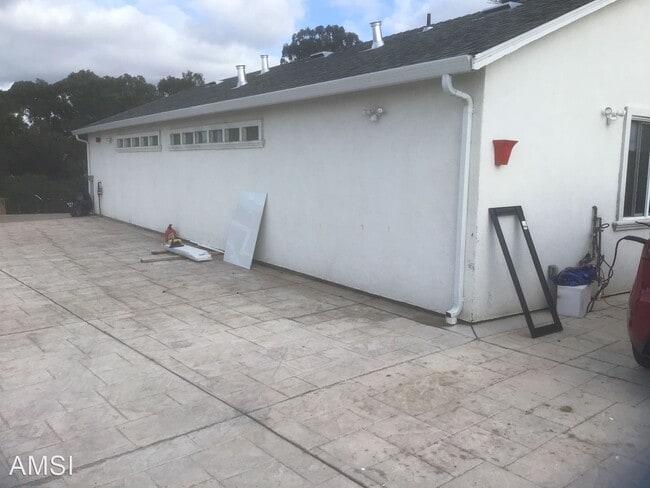 Building Photo - 3 br, 3 bath House - 2933 East Ave