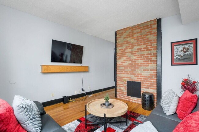 Foto del edificio - 1373 Indianola Ave