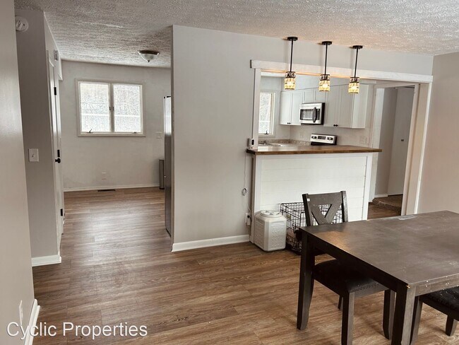 Building Photo - 3 br, 2 bath House - 1186 Vicki Lane