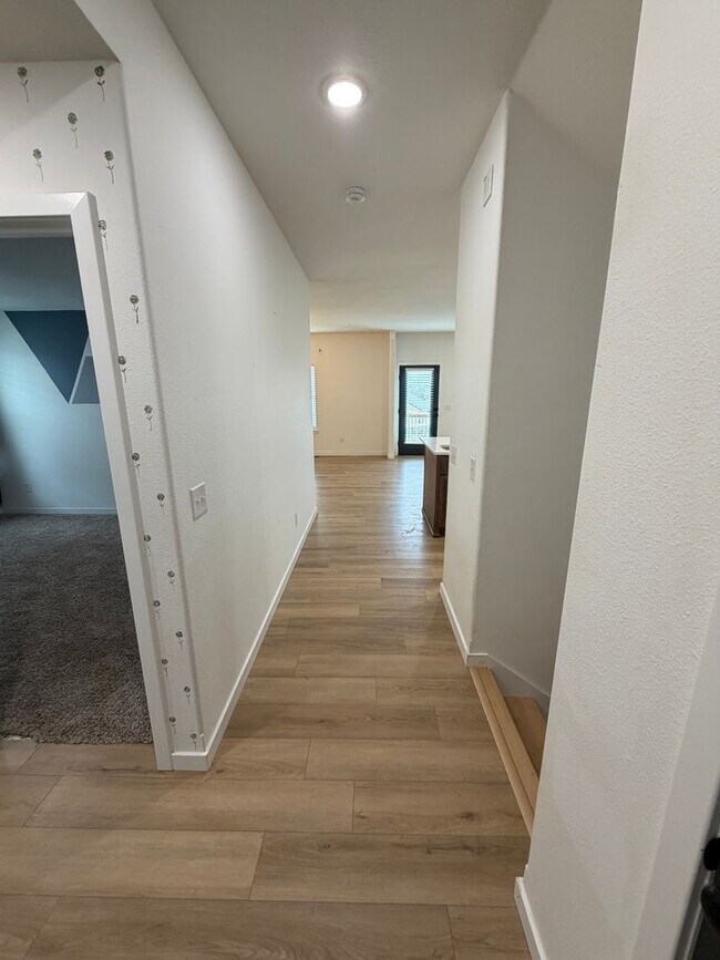 Building Photo - REMODELED 5 Bedroom | 3 Bathroom | 3 Car Garage HOME -- 3,554 sqft | BASEMENT! | NIXA SCHOOLS | F...