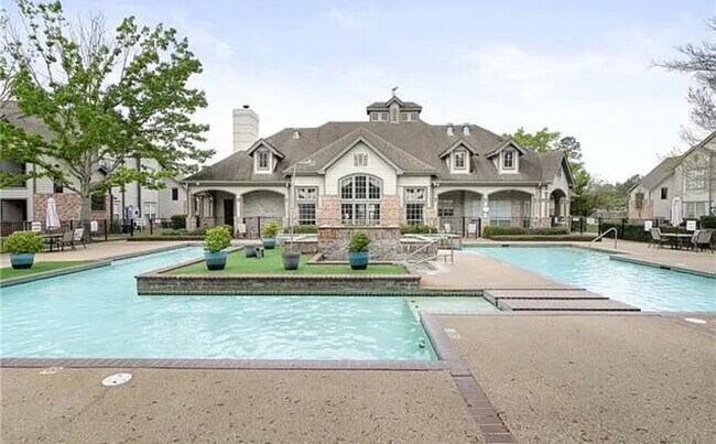 Foto del edificio - 350 Emerald Forest Blvd